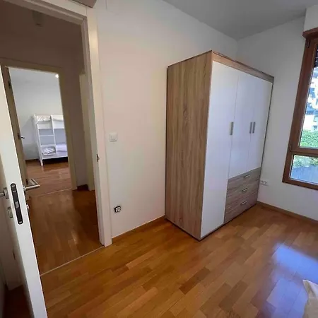 3 Bedroom “missy”with Garage Parking 公寓