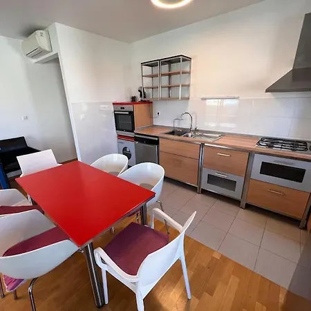 3 Bedroom “missy”with Garage Parking سبليت