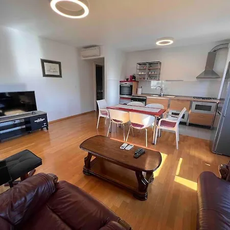 公寓 3 Bedroom “missy”with Garage Parking *