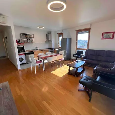 3 Bedroom “missy”with Garage Parking 斯普利特
